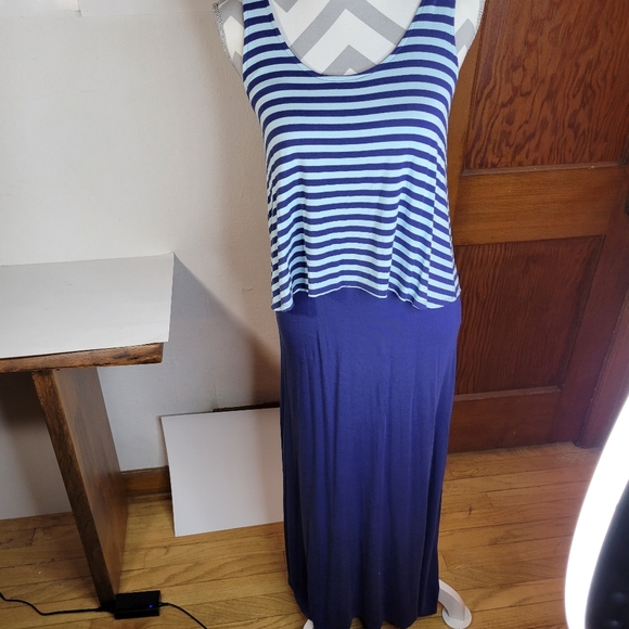 GAP Dresses & Skirts - Womans Gap Knit Maxi Dress Loose Striped top attached Navy Dress Size XS